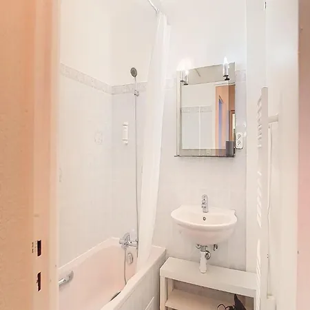 Palladium - 40m2 - 10 Min Palais - Climatise Apartment *